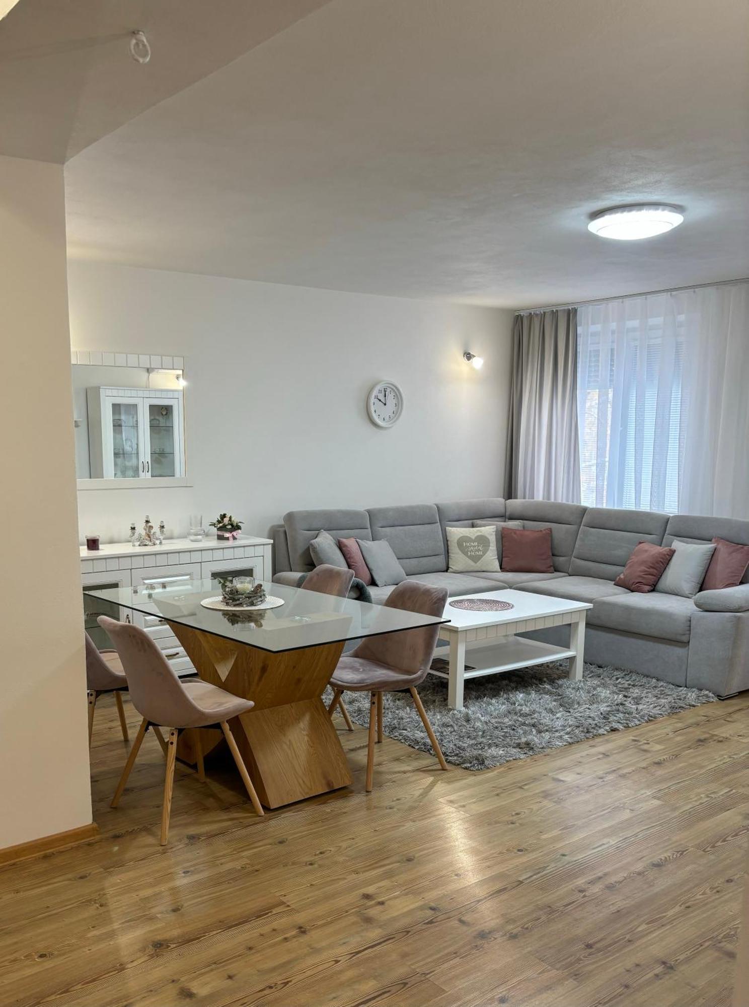 City Heart Luxury Apartment Nové Zámky Εξωτερικό φωτογραφία